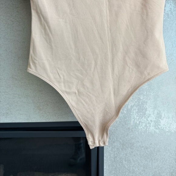 NWOT Babaton SinchSeamless Willow Bodysuit, Size M - Picture 7 of 12